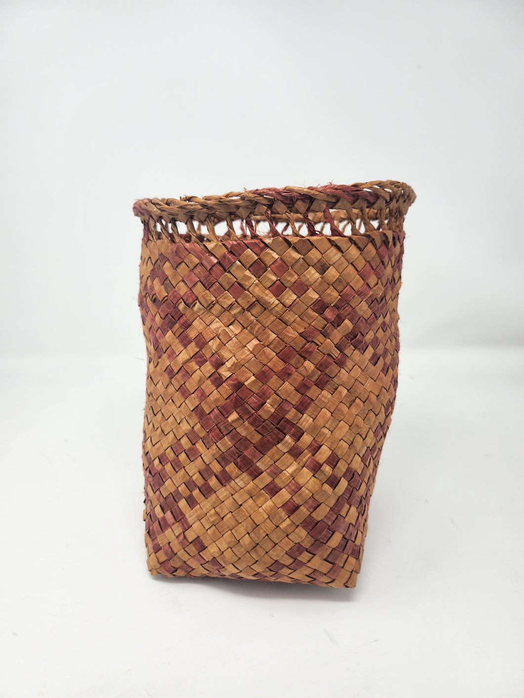 Large basket Red/Natural by Donna Cranmer